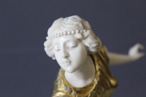 Antiquités - Femme au tambourin par Affortunato Gori