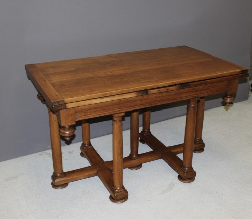 Table dite en Croix de Lorraine fin XVIIe siècle - Mobilier Style Louis XIII