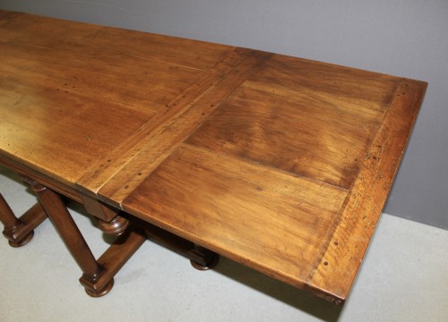 Antiquités - Table dite en Croix de Lorraine fin XVIIe siècle