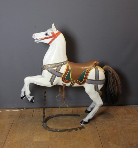 Cheval de manège en bois sculpté vers 1900 - Matériaux & Architecture Style Art nouveau