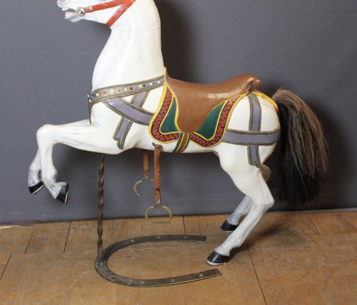 Cheval de manège en bois sculpté vers 1900 - Antiquités Christophe Rochet