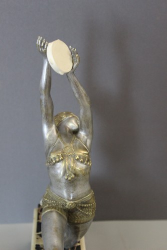 Art Déco - Femme au tambourin par Claude Mirval (1889-1973)
