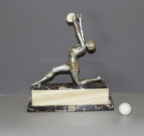 Antiquités - Femme au tambourin par Claude Mirval (1889-1973)