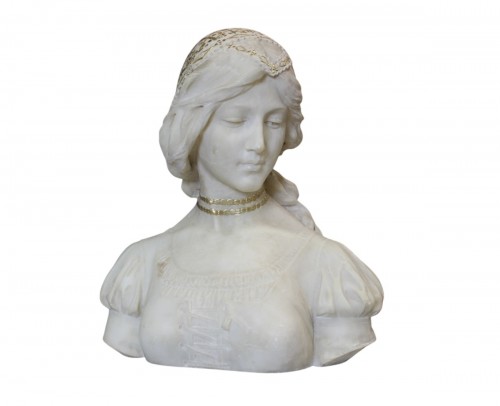 Buste de jeune femme à la coiffe dorée, vers 1900