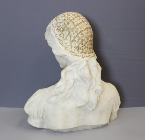 Art nouveau - Buste de jeune femme à la coiffe dorée, vers 1900
