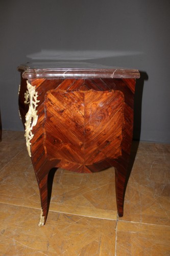 Antiquités - Commode de style Louis XV en marqueterie de Palissandre , début XIXe
