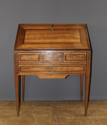 Bureau de pente Louis XVI en marqueterie - Mobilier Style Louis XVI