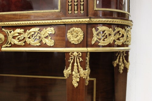 Mobilier Bibliothéque, vitrine - Argentier Napoléon III en acajou et bronze doré