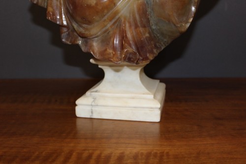 Antiquités - Buste de jeune femme en albâtre à deux couleurs Art nouveau