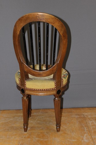 Suite de six chaises Louis XVI en noyer - Antiquités Christophe Rochet