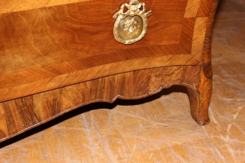 Mobilier Commode - Commode Louis XV en marqueterie de noyer