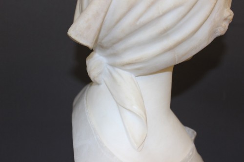 Antiquités - Buste de jeune femme art nouveau en albâtre à deux tons