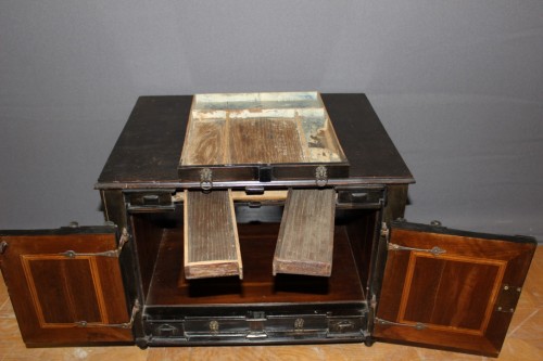 Louis XIII - Cabinet de voyage Anversois  du XVIIe siècle en ébène et bois noirci