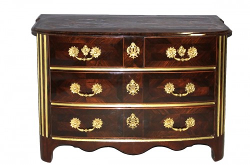 Commode Régence en marqueterie de palissandre