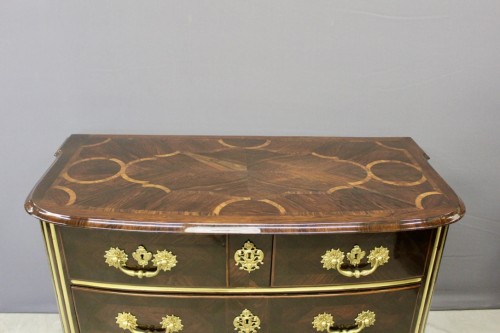 Antiquités - Commode Régence en marqueterie de palissandre