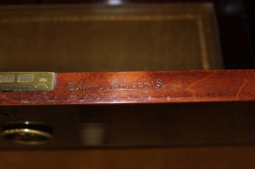 English mahogany bookcase stamped Edwards and Roberts - Napoléon III