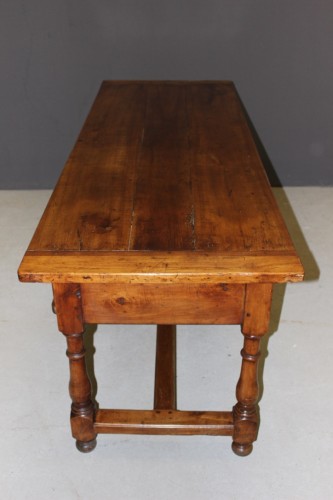 XVIIIe siècle - Table de ferme Bressane en merisier du XVIIIe siècle