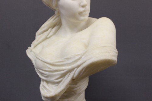 Sculpture Sculpture en Marbre - Buste de femme orientaliste en albâtre - Auguste Leveque (1864-1921)