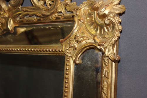 XIXe siècle - Miroir à pare close en stuc doré fin XIXe