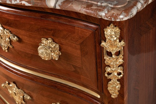 Antiquités - Small chest of drawers in amaranth by E. Doirat, Paris Regence period