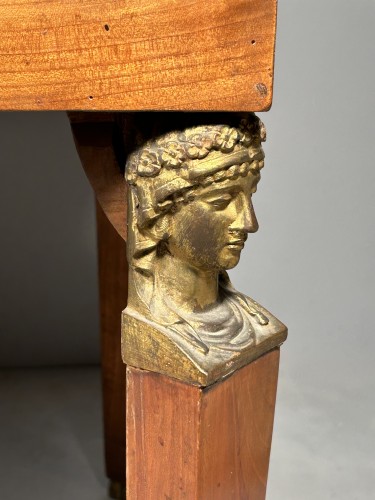 Antiquités - Table basse en pietra dura, Italie 19e siècle
