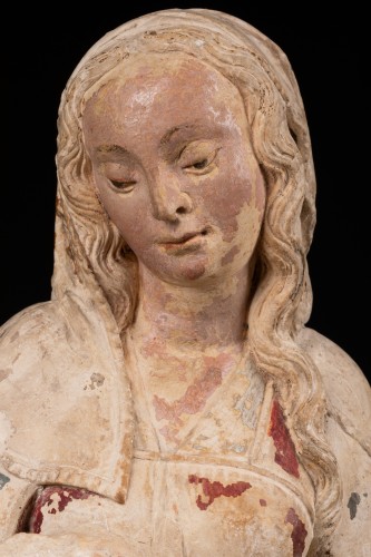 Vierge à l’enfant en pierre, Champagne vers 1520 - Sculpture Style Renaissance