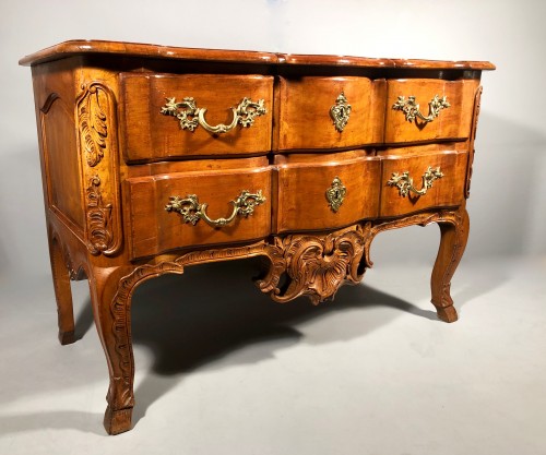 Commode sauteuse en noyer, Pierre Hache à Grenoble vers 1730 - Franck Baptiste Provence