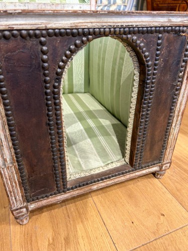 Kennel for Pug, Paris circa 1800 - Seating Style Directoire
