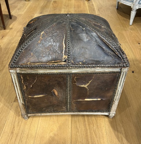 Directoire - Kennel for Pug, Paris circa 1800