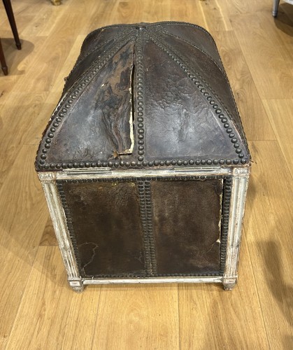 Antiquités - Kennel for Pug, Paris circa 1800