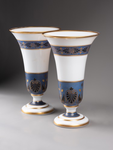 XIXe siècle - Paire de vases en opaline savonneuse, Paris vers 1820