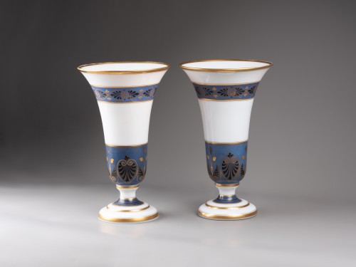 Pair of soapy opaline vases, Paris circa 1820 - Restauration - Charles X