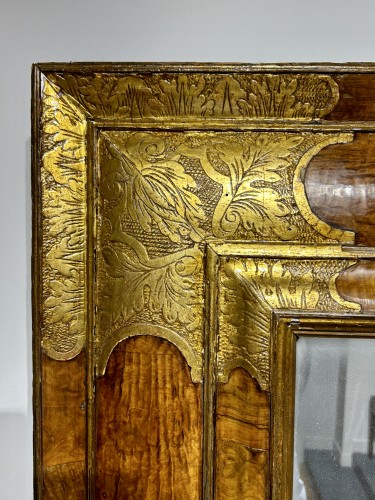 Mirror in olive veneer and gilded wood, Provence circa 1710 - Mirrors, Trumeau Style Louis XIV