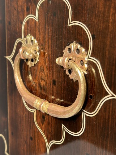 Indo-Portuguese cabinet, Lahore region, 17th century - Furniture Style Louis XIII