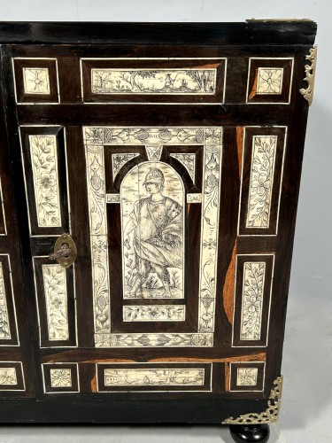 Antiquités - Travel cabinet in ebony, silver and engraved ivory nets, Milan circa 1620