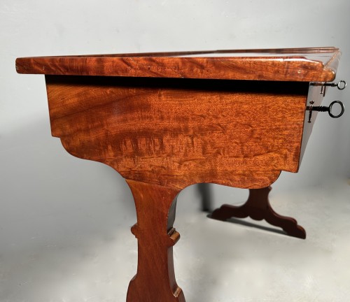 Transition - Solid mahogany desk by JF Leleu circa 1775
