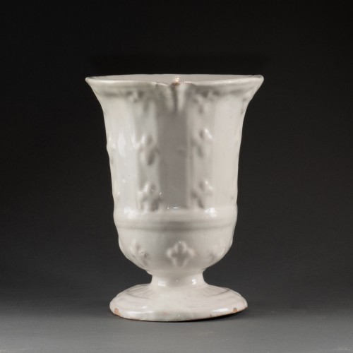 Fleur-de-lis ewer and basin, Nevers 17th century  - 