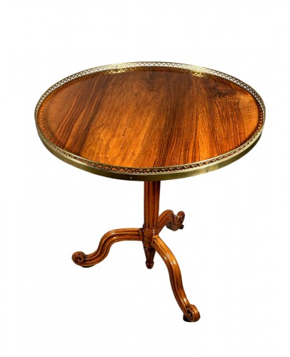 Mahogany pedestal table with rocking top, Paris Louis XVI period.