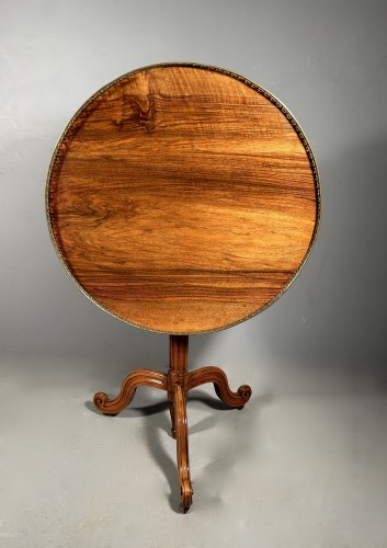 Louis XVI - Mahogany pedestal table with rocking top, Paris Louis XVI period.