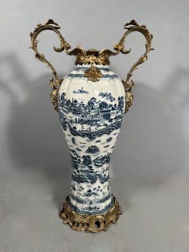 Porcelain & Faience  - Pair of large porcelain and gilt bronze vases, England 19th century