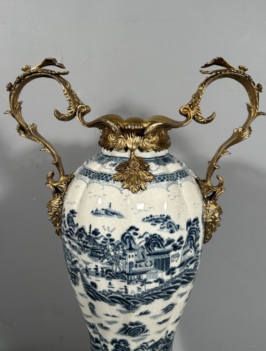 19th century - Pair of large porcelain and gilt bronze vases, England 19th century