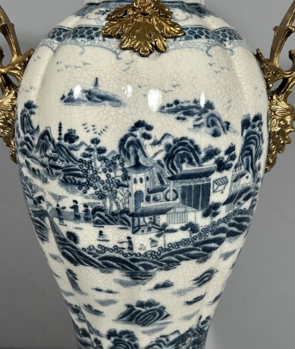 Paire de grands vases en porcelaine et bronze doré, Angleterre 19e siècle - Napoléon III