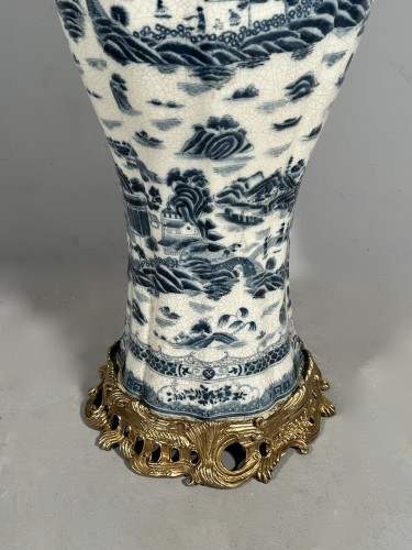 Napoléon III - Pair of large porcelain and gilt bronze vases, England 19th century