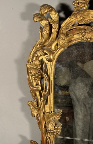 Antiquités - Miroir en bois doré, Provence époque Louis XV vers 1760