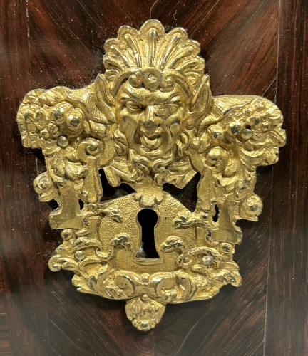 Mobilier Commode - Commode en bois de violette, Paris fin de l’époque Louis XIV