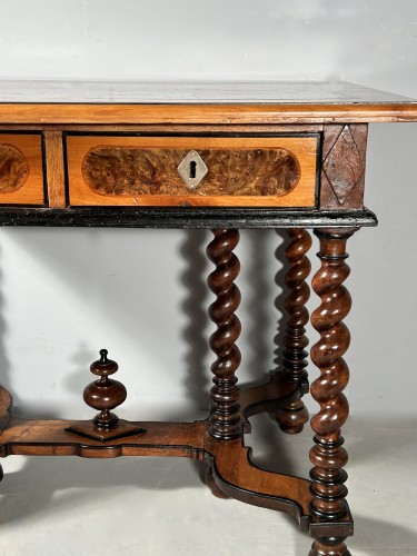 Mobilier Table & Guéridon - Table bureau en marqueterie, Languedoc époque Louis XIV
