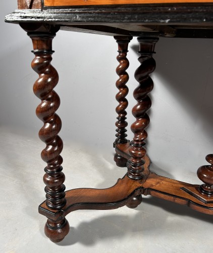 Antiquités - Table bureau en marqueterie, Languedoc époque Louis XIV