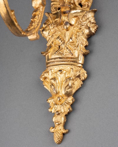 Lighting  - Pair of sconces with valet profiles, Paris, Louis XIV period