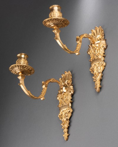 Pair of sconces with valet profiles, Paris, Louis XIV period - Louis XIV