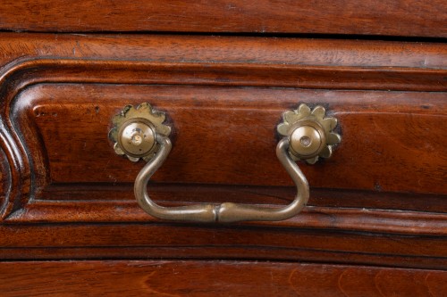 Collections Meuble de Maîtrise - Chef d’oeuvre de maitre ébéniste, La Rochelle époque Louis XV